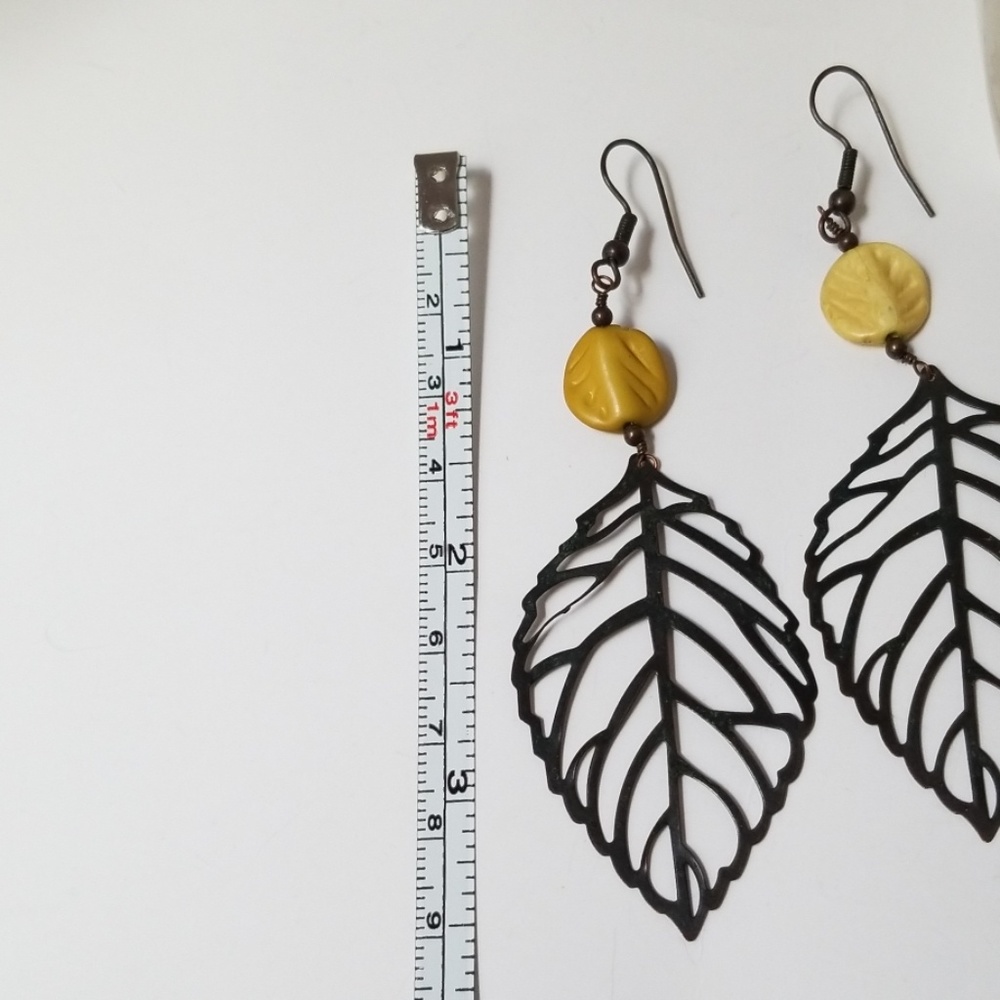 Leaf earrings - Picture 3 of 3